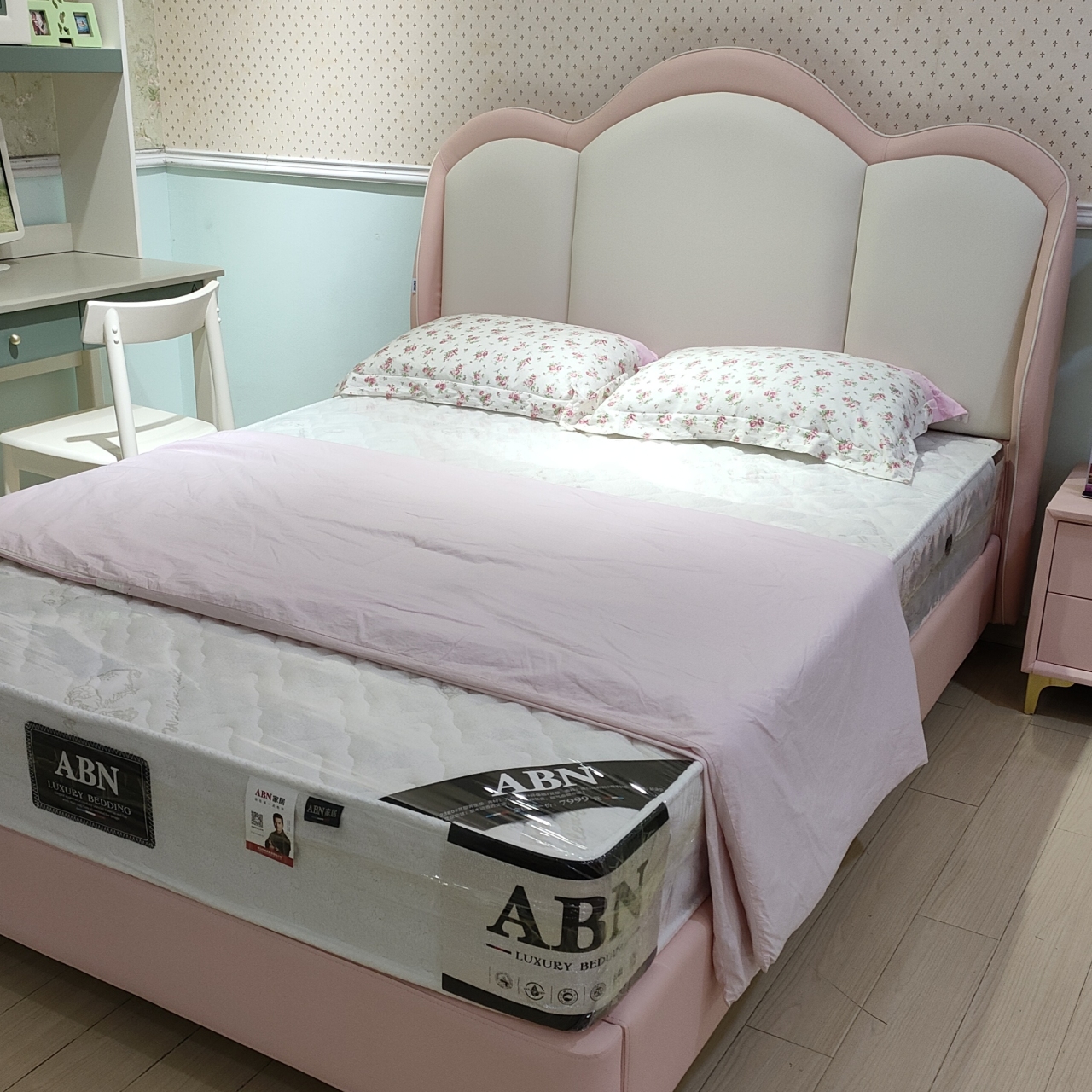 https://img.zhikecheng.cn/shop/store/goods/1/2023/04/27/1_07359098180338235.jpg?x-oss-process=image/resize,m_fill,h_1280,w_1280